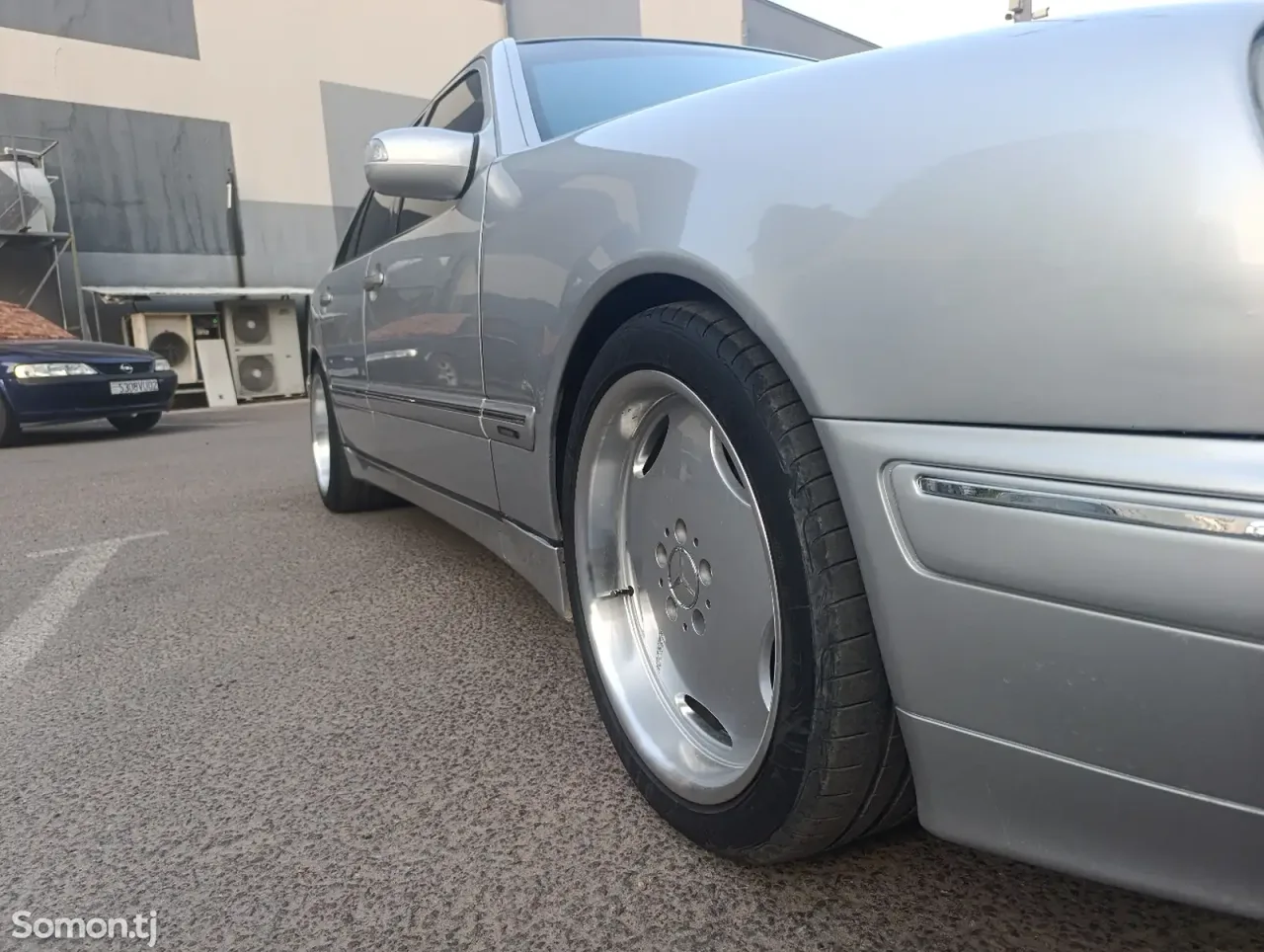 Mercedes-Benz E class 2001 · 3.2 AT