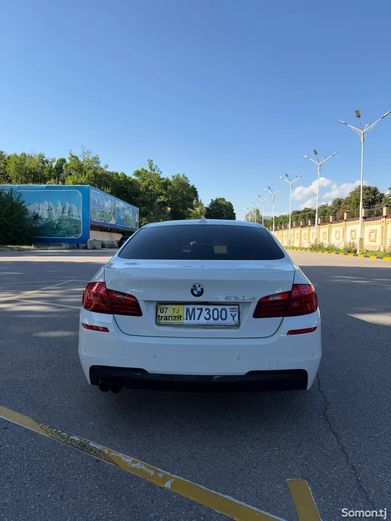 BMW 5 series 2016 · 2.0 AT