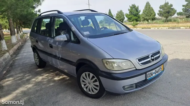 Opel Zafira 2002 · 1.6 MT