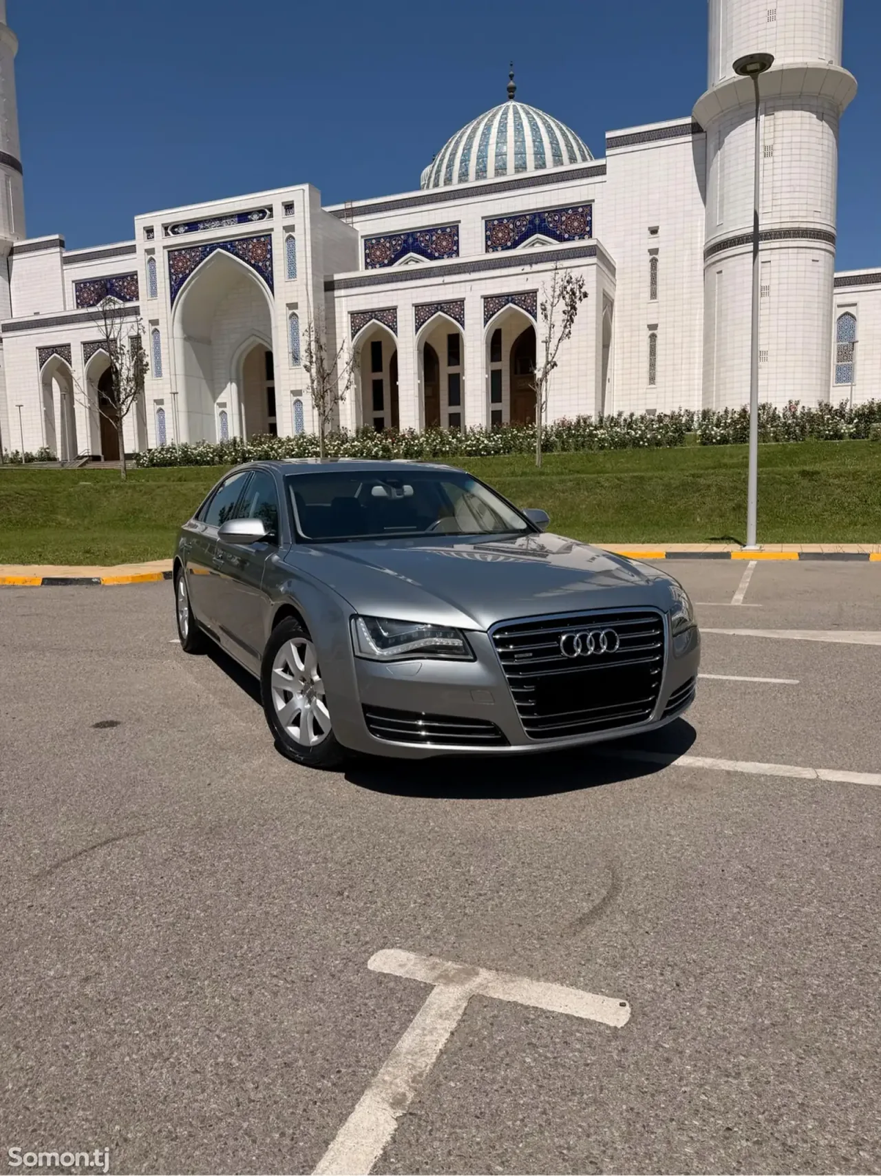 Audi A8 2011 · 4.2 AT