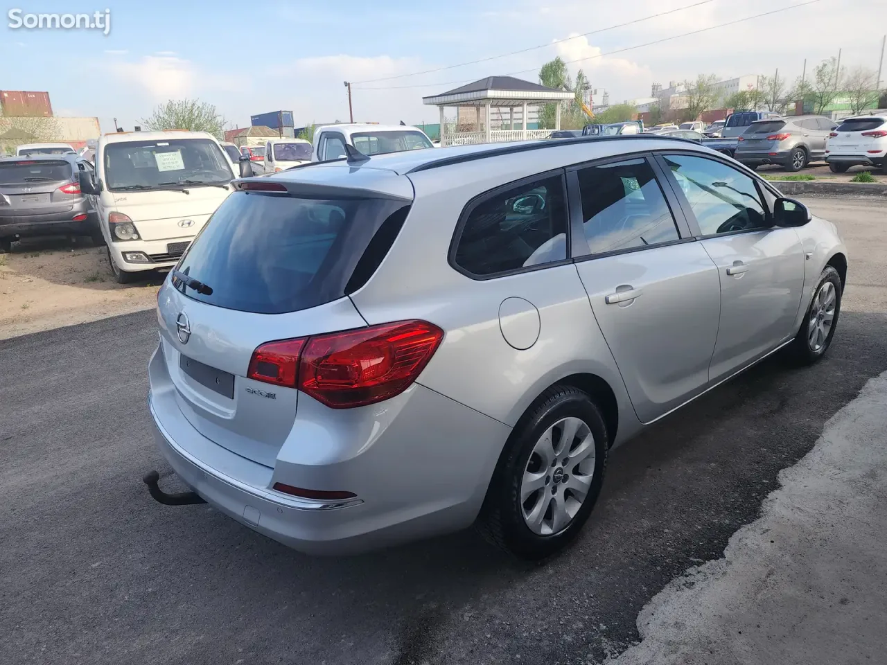 Opel Astra J 2014 · 1.7 MT