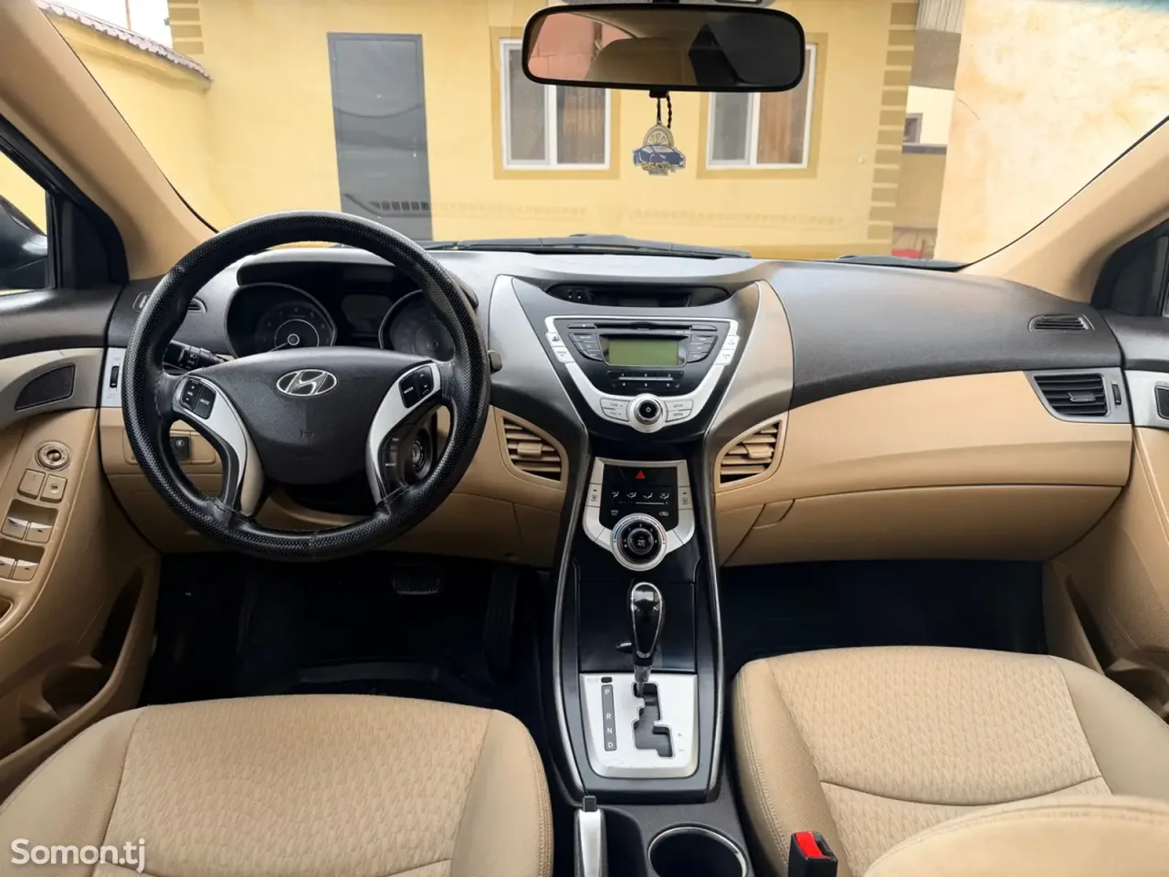 Hyundai Elantra 2011 · 1.8 AT