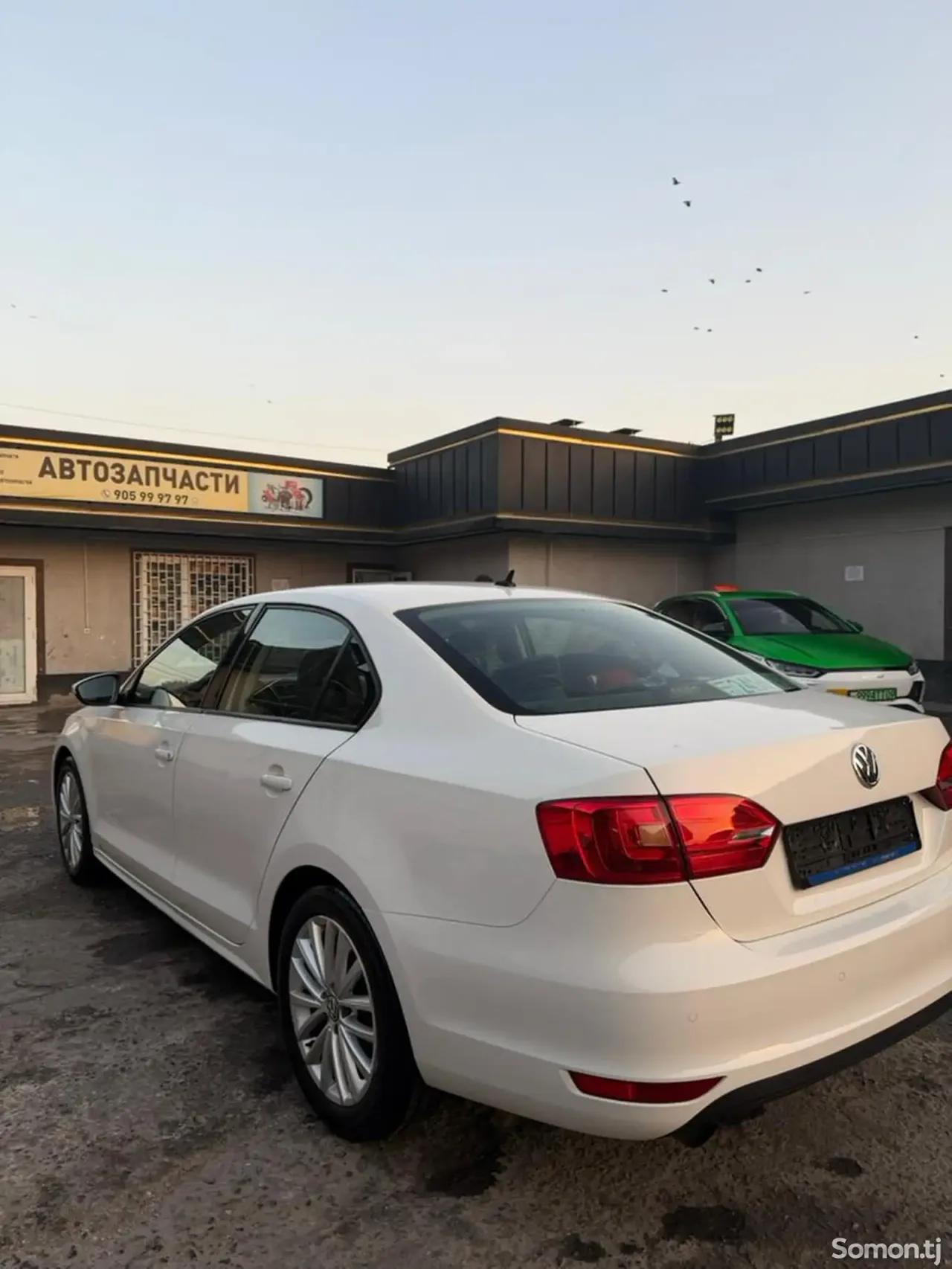 Volkswagen Jetta 2011 · 2.0 AT