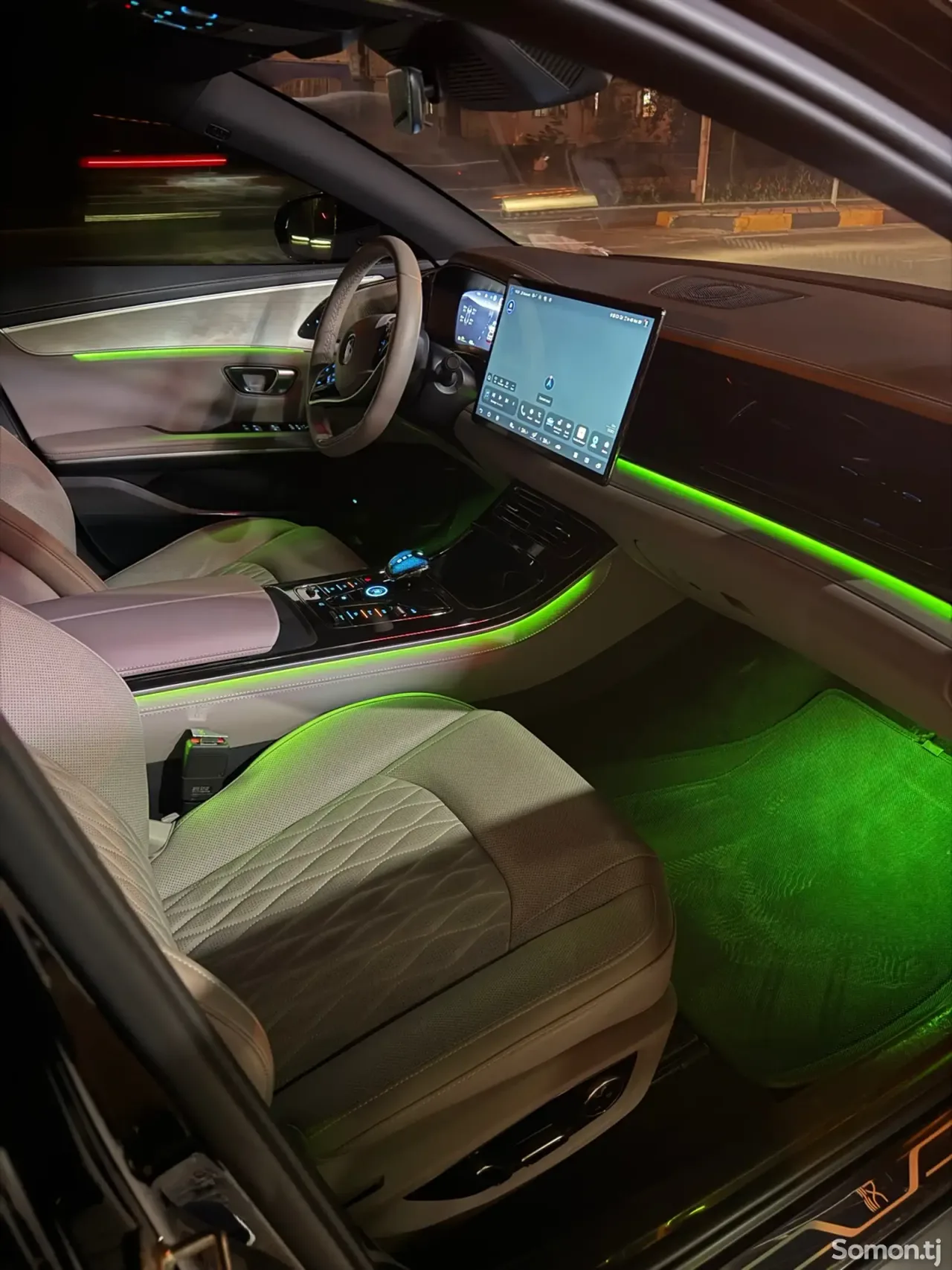 BYD Han 2025 · AT