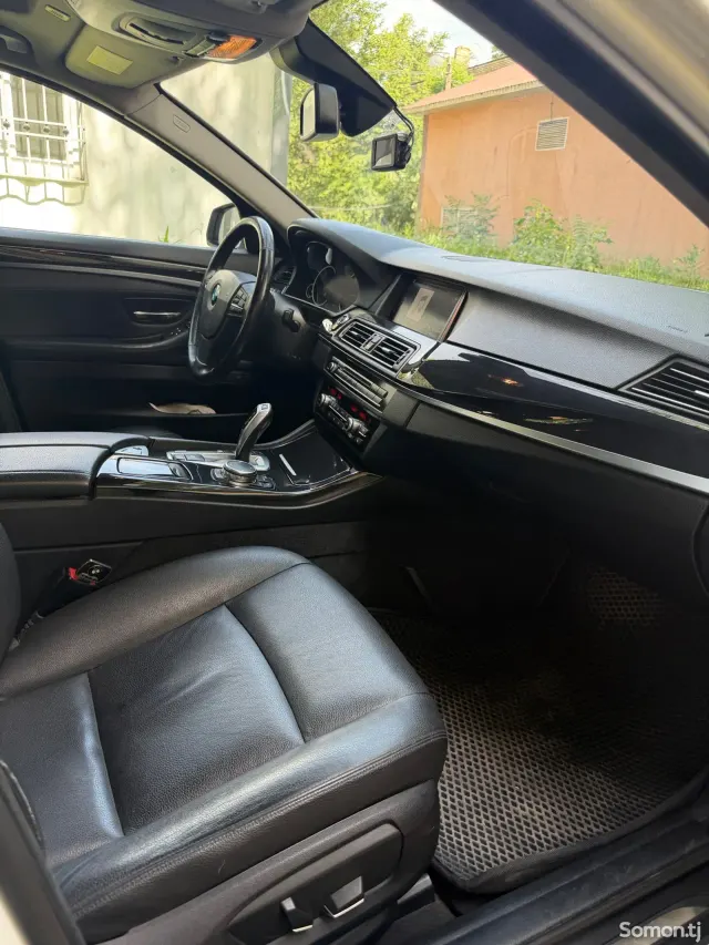 BMW 5 series 2015 · 2.0 AT