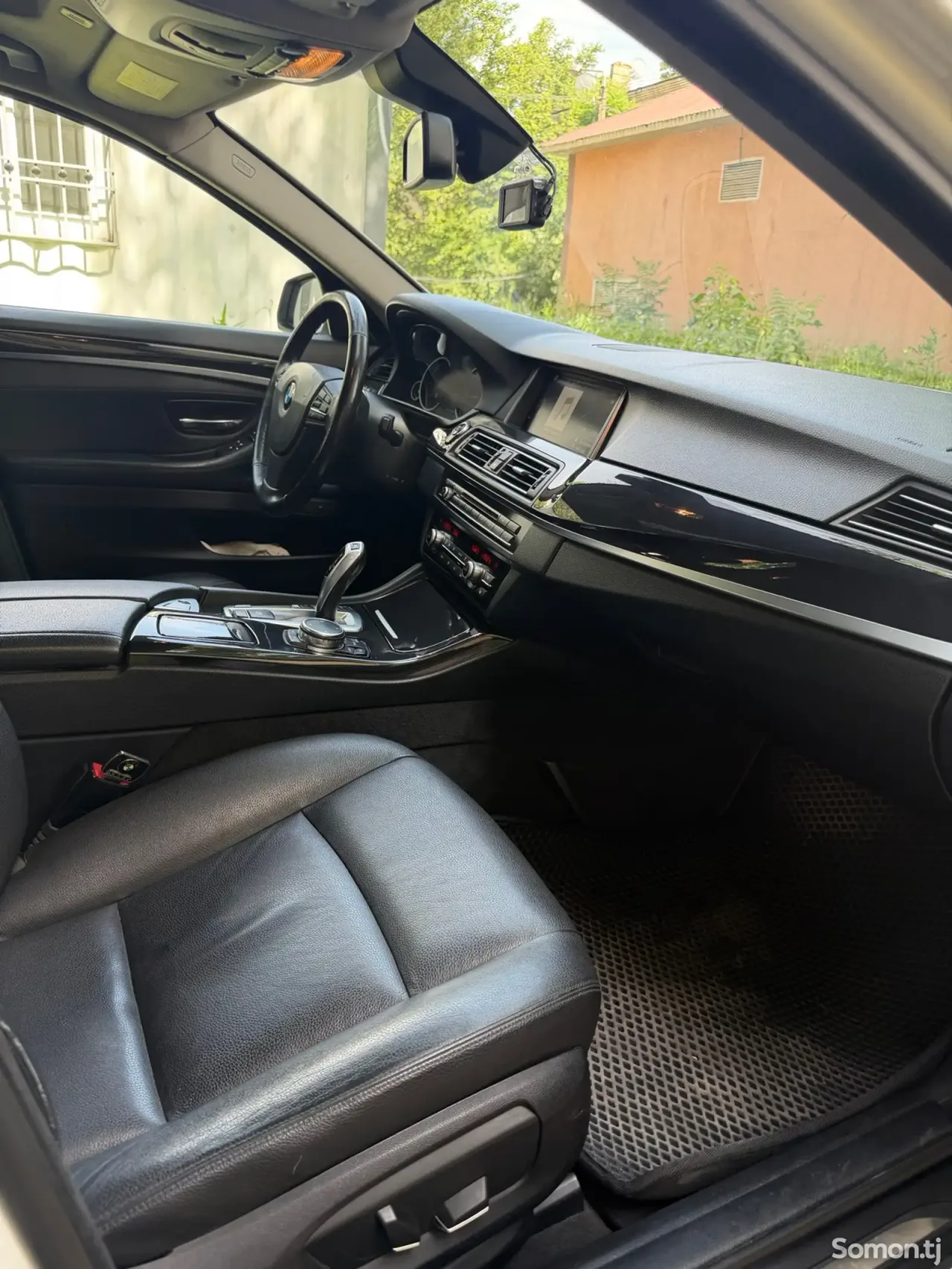BMW 5 series 2015 · 2.0 AT