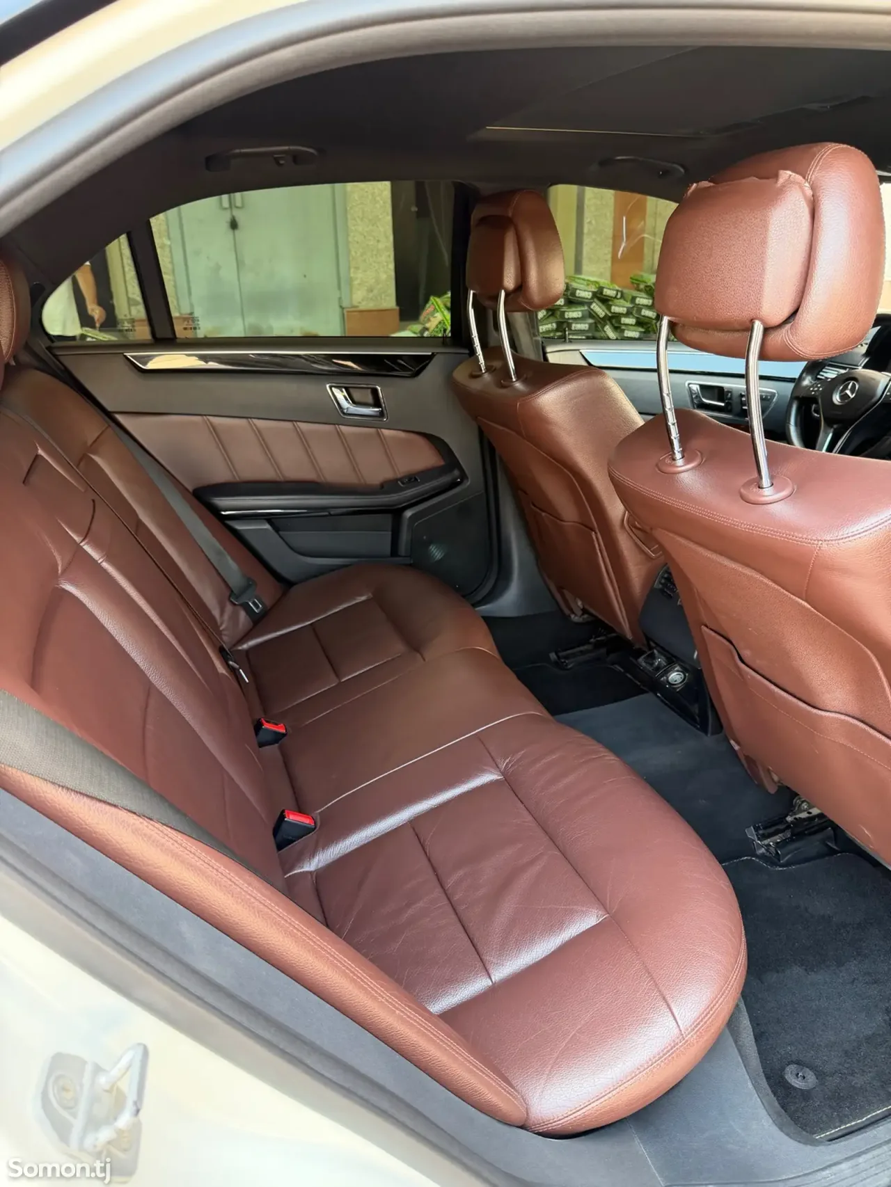 Mercedes-Benz E class 2011 · 3.5 AT