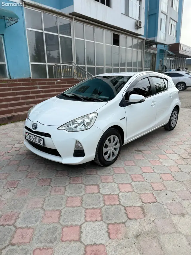 Toyota Aqua 2014 · 1.5 AT