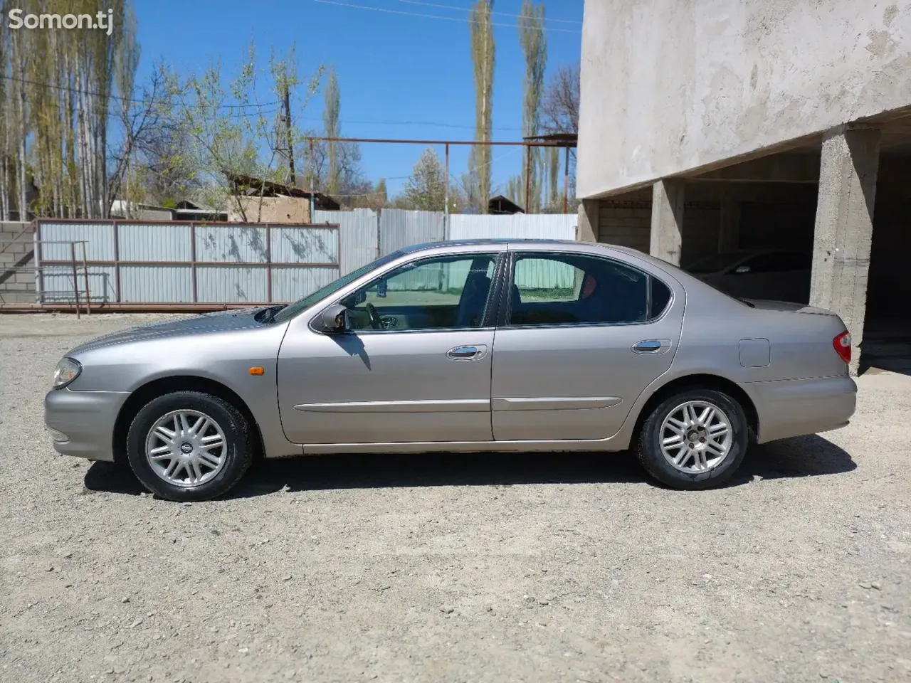 Nissan Maxima 2000 · 2.5 AT