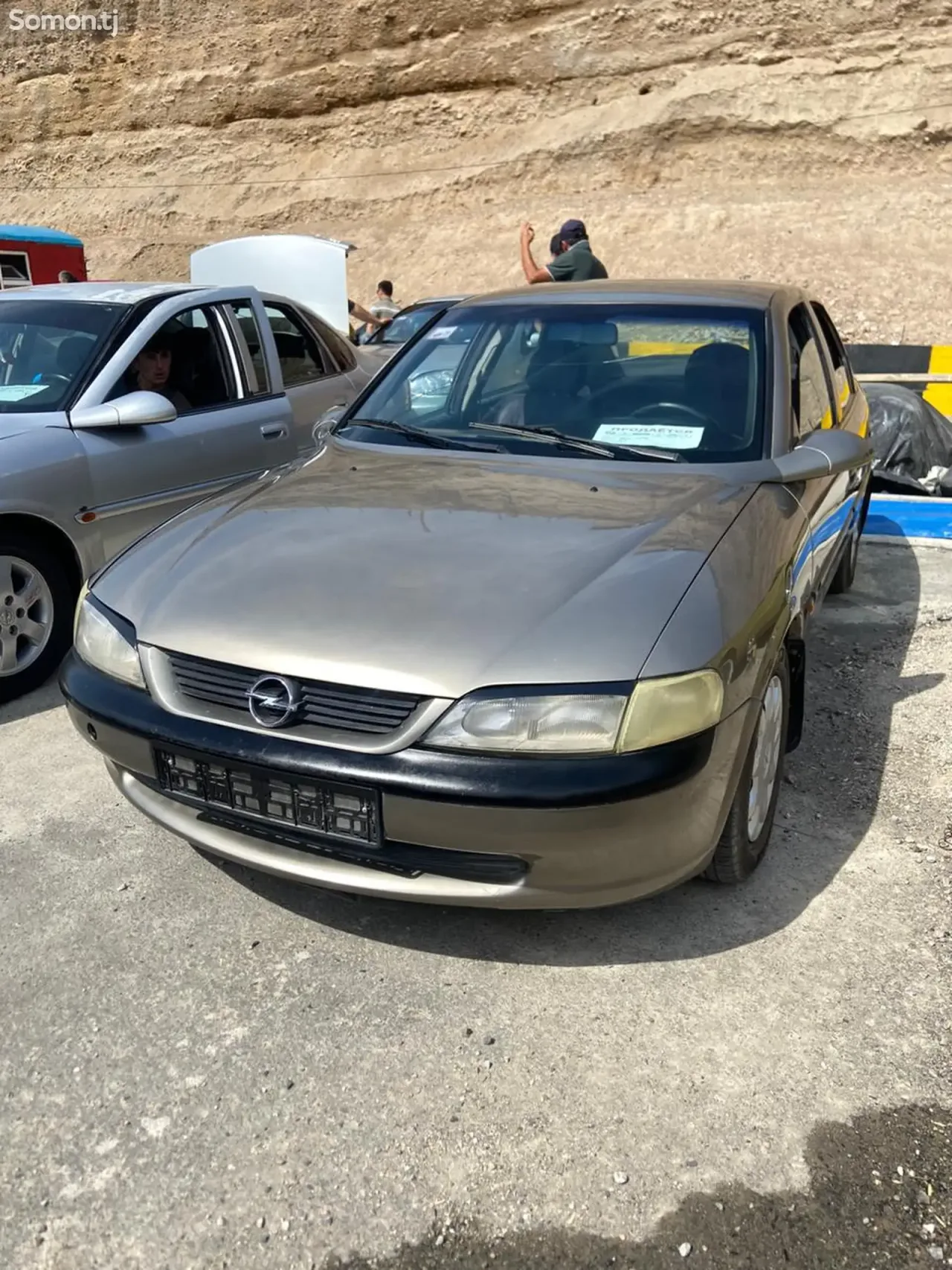Opel Vectra B 1996 · 1.6 MT