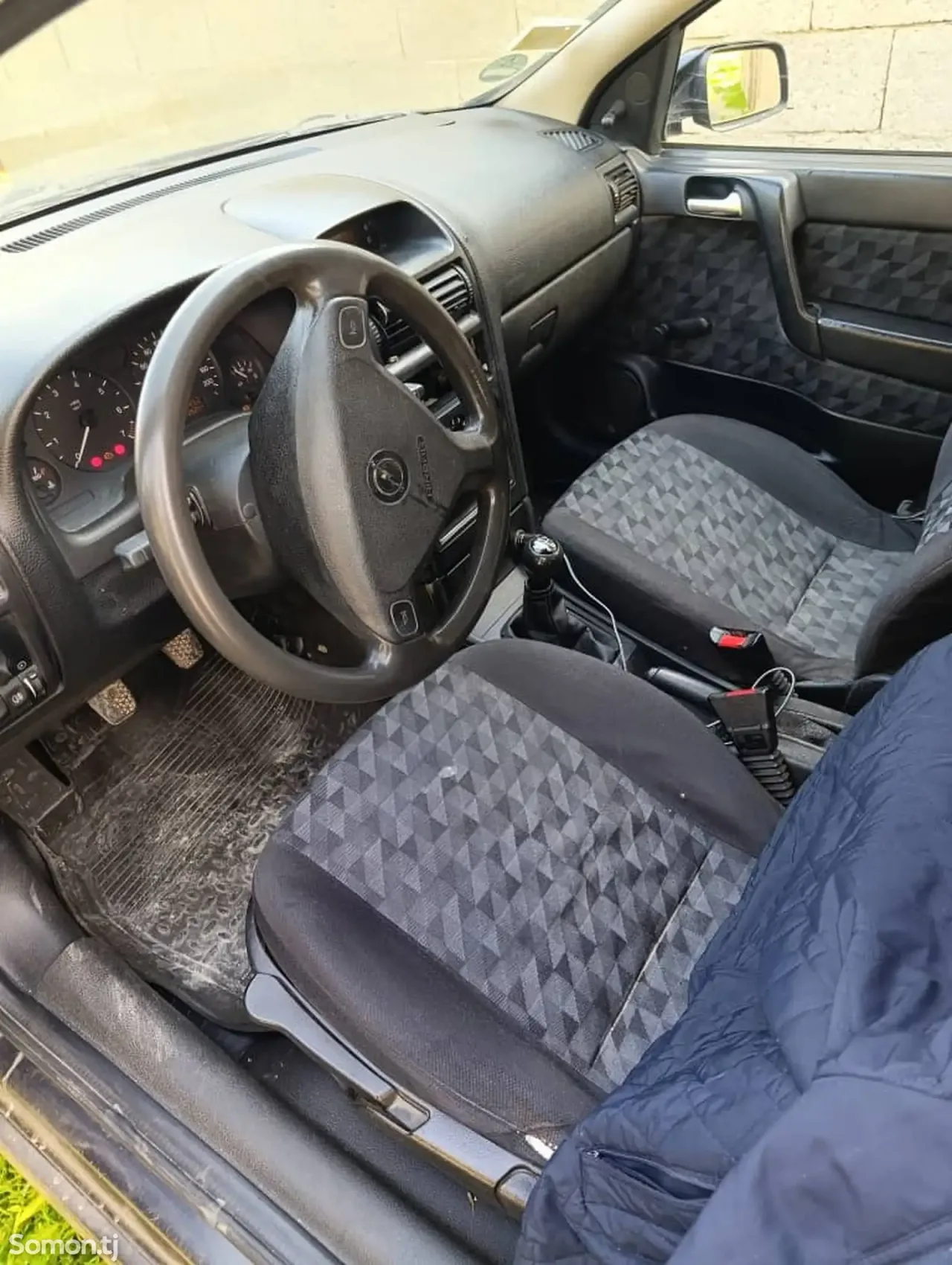 Opel Astra G 1999 · 1.6 MT