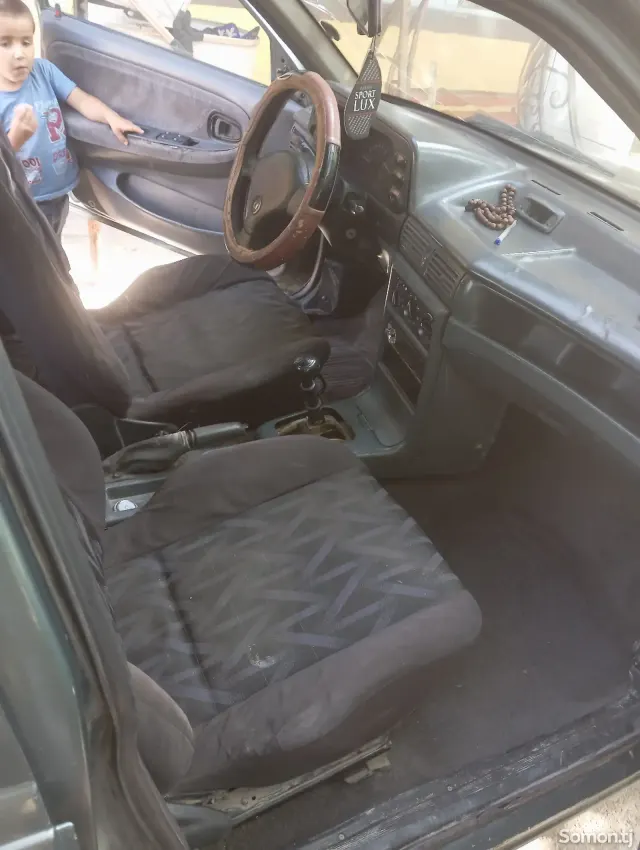 Daewoo Nexia 1995 · 1.6 MT