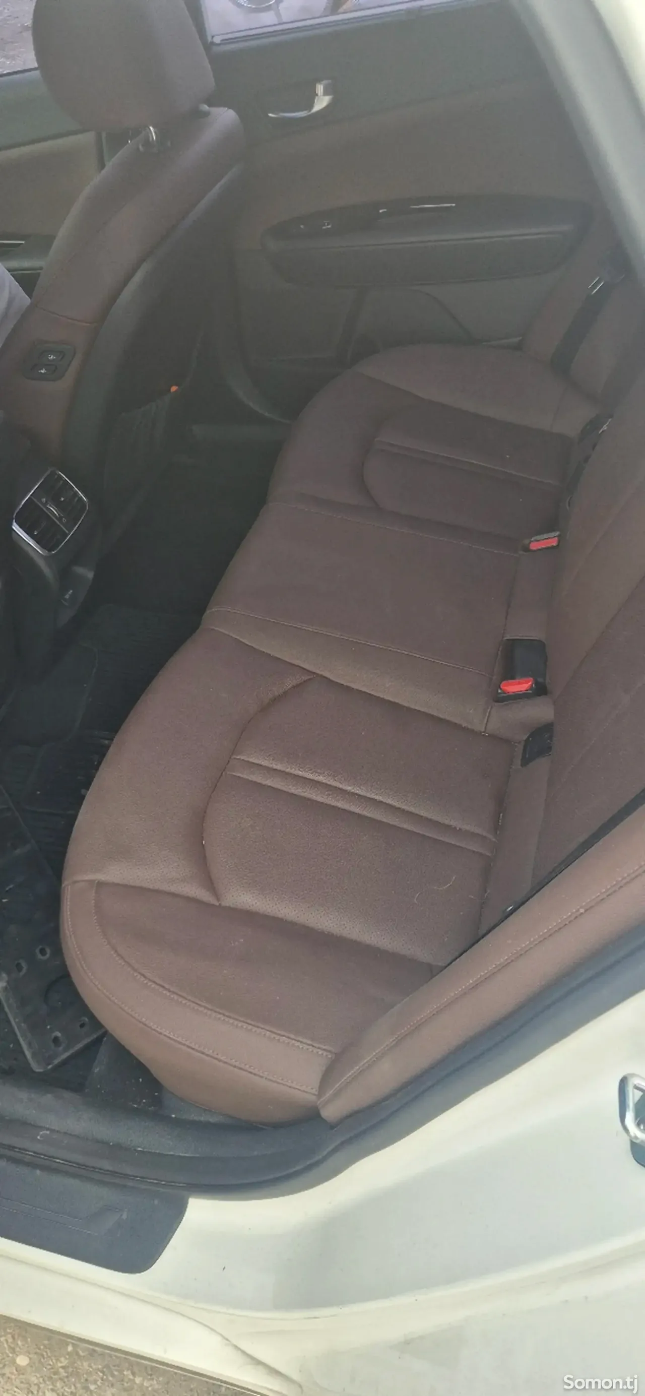 Kia K5 2017 · 2.0 AT