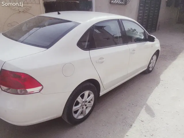 Volkswagen Polo 2016 · 1.6 AT