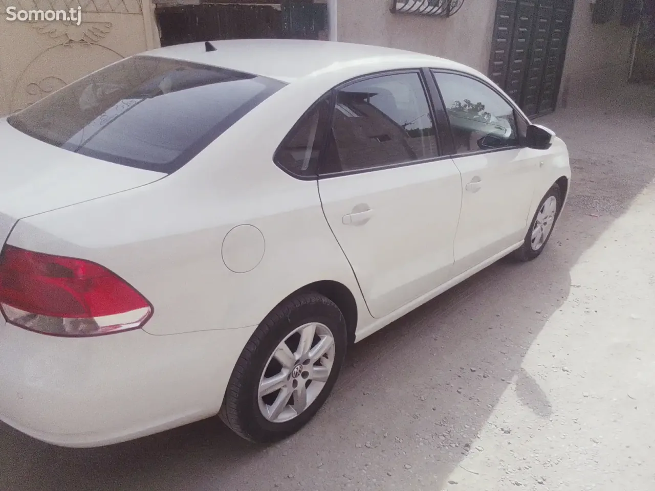 Volkswagen Polo 2016 · 1.6 AT