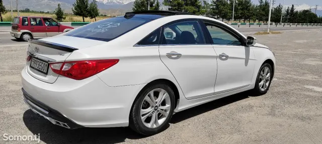 Hyundai Sonata 2012 · 2.0 AT