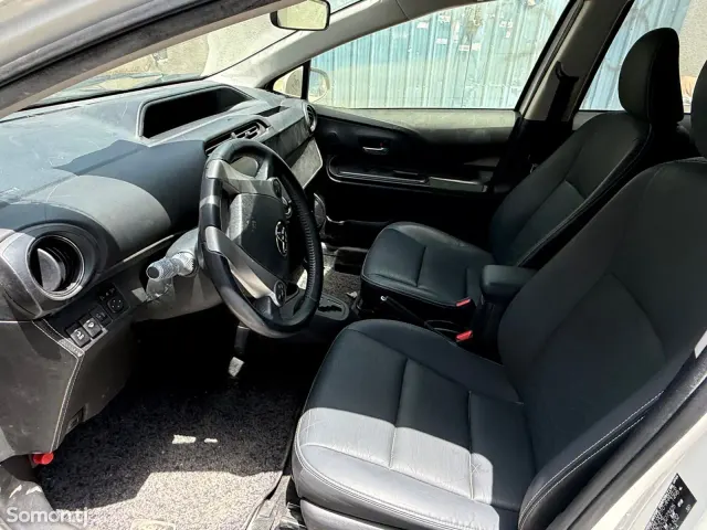 Toyota Aqua 2014 · 1.5 AT