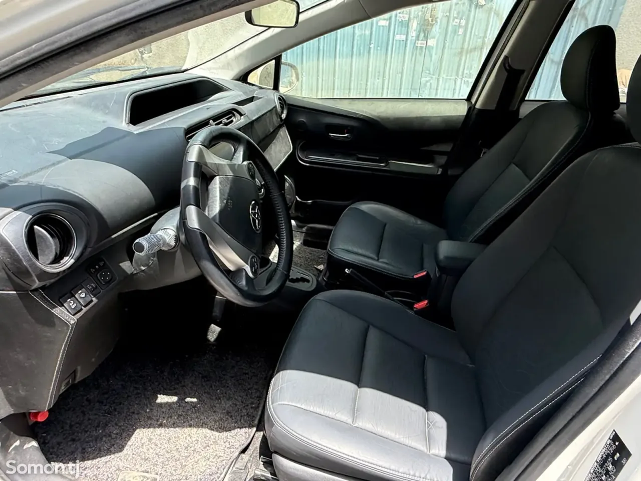 Toyota Aqua 2014 · 1.5 AT