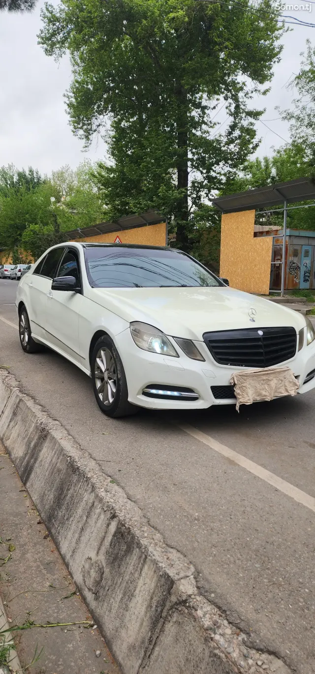 Mercedes-Benz E class 2010 · 3.5 AT