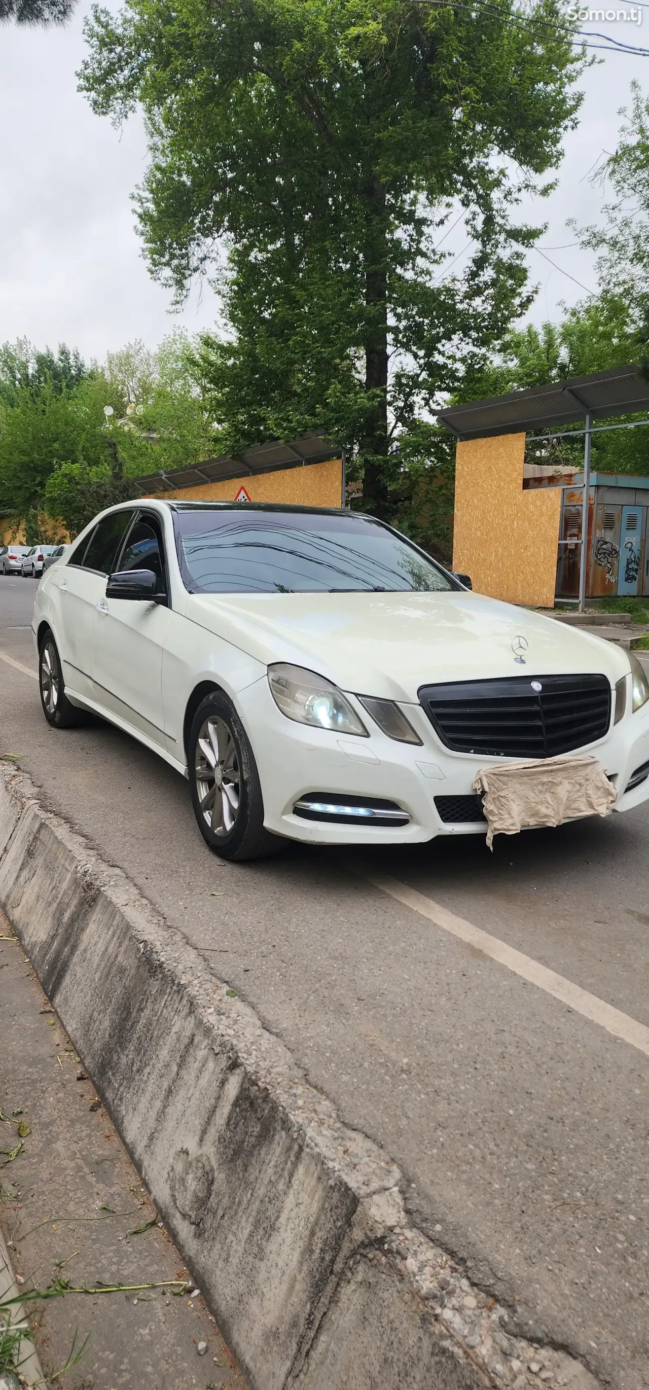 Mercedes-Benz E class 2010 · 3.5 AT
