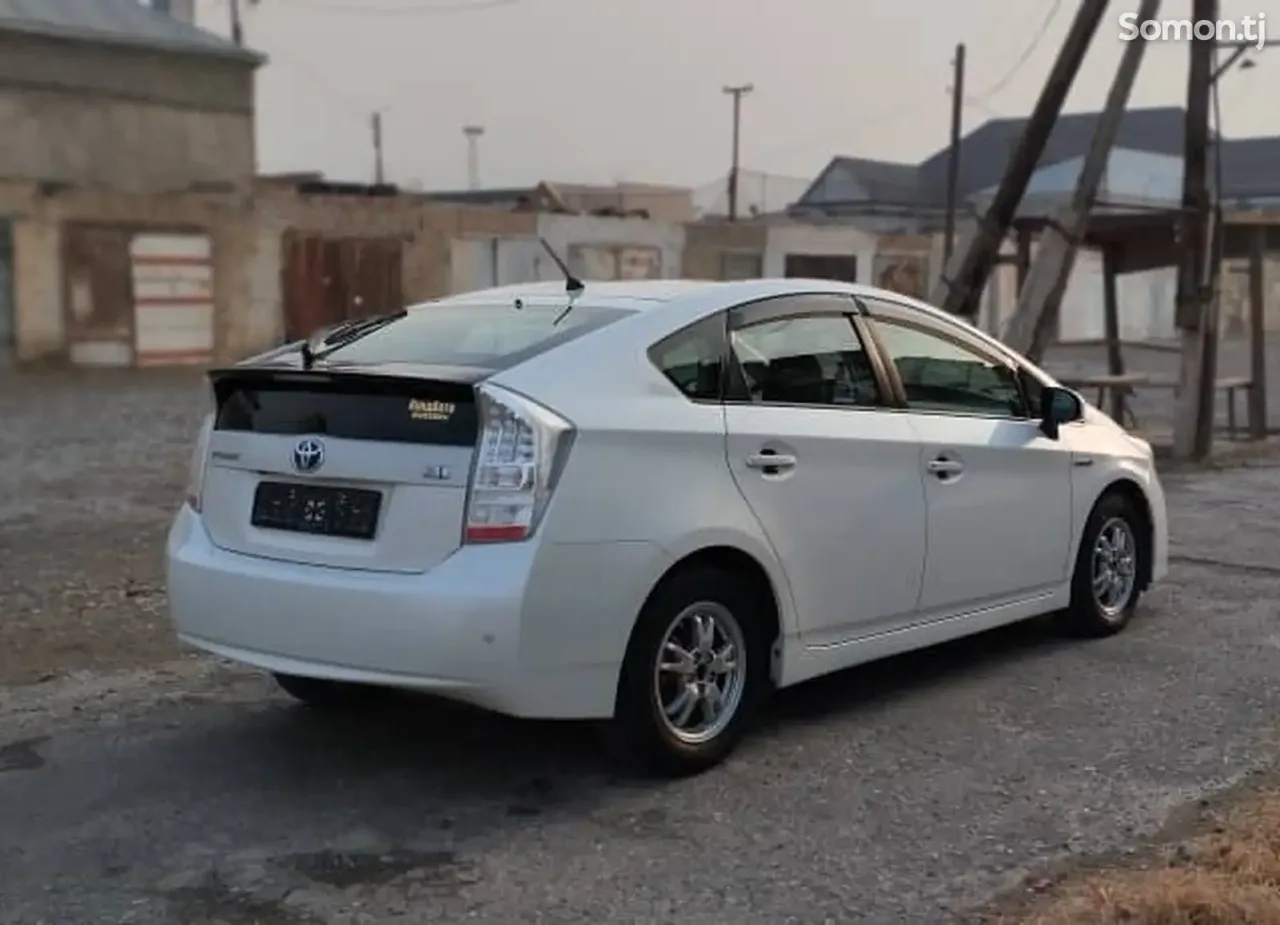 Toyota Prius 2010 · 1.6 AMT