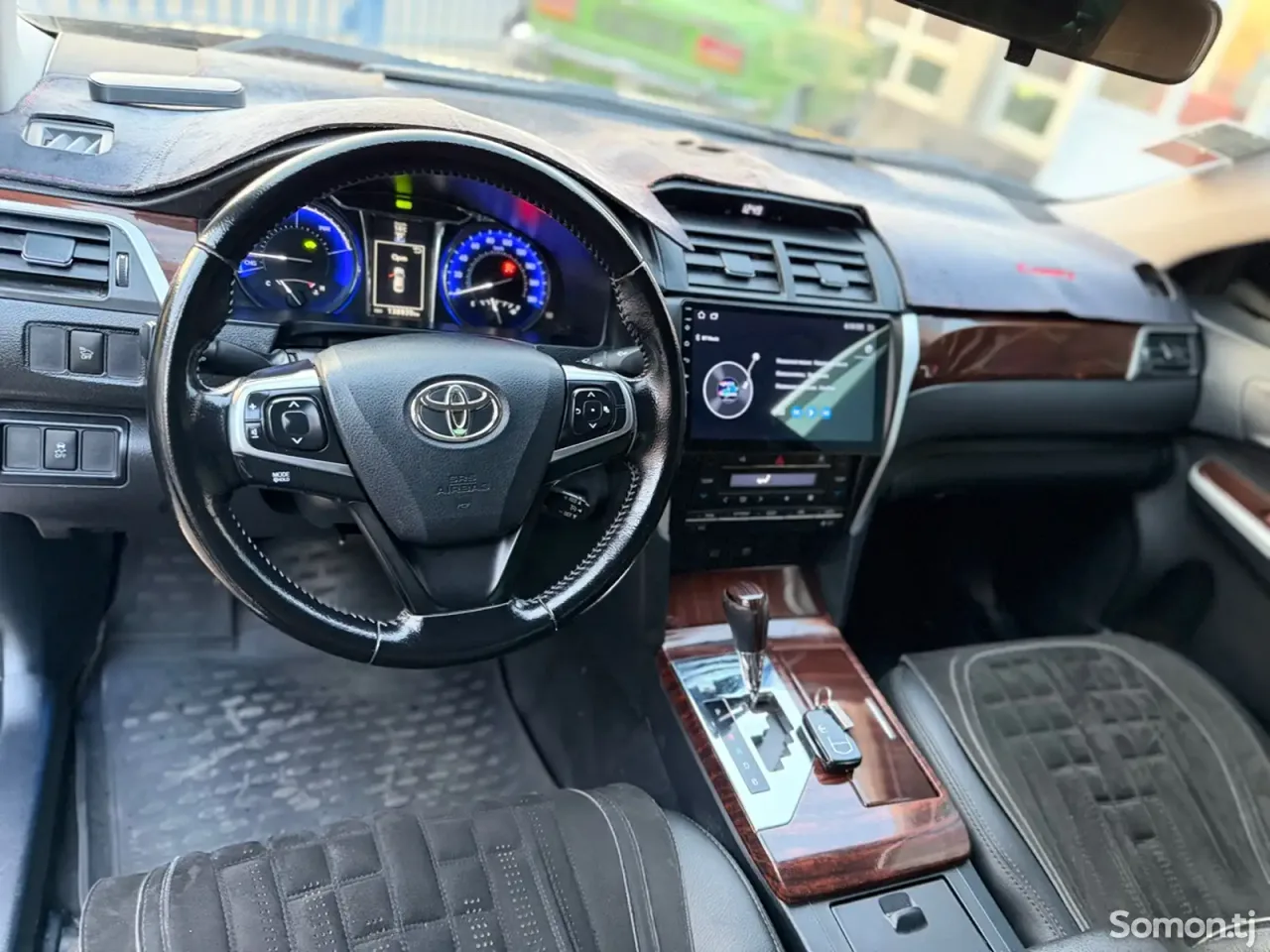 Toyota Camry 2015 · 2.5 AT