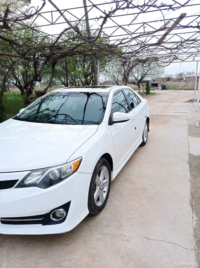 Toyota Camry 2012 · 2.5 AT