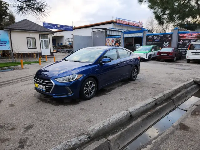 Hyundai Elantra 2017 · 2.0 AT