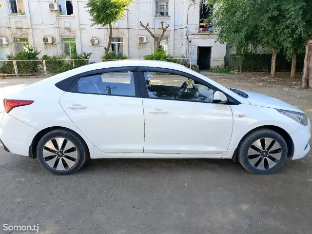 Hyundai Solaris 2019 · 1.4 MT