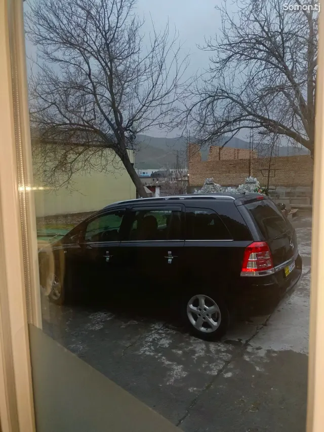Opel Zafira 2006 · 1.8 MT