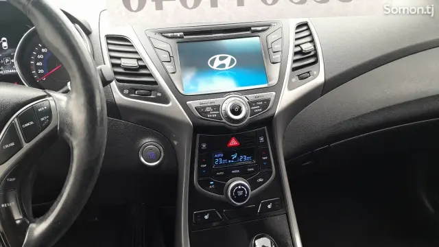 Hyundai Avante 2014 · 1.6 AT
