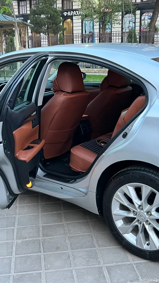 Lexus ES series 2014 · 3.0 AT
