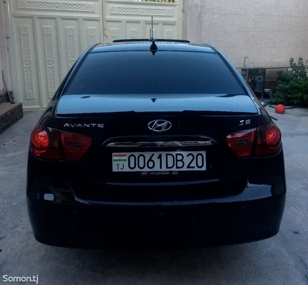 Hyundai Avante 2009 · 1.6 AT