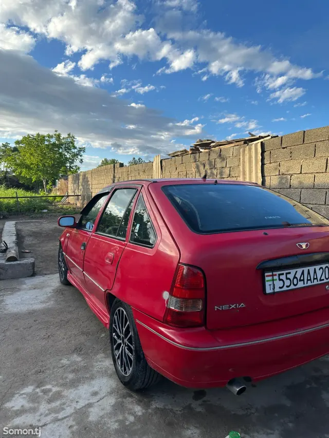 Daewoo Nexia 1995 · AT