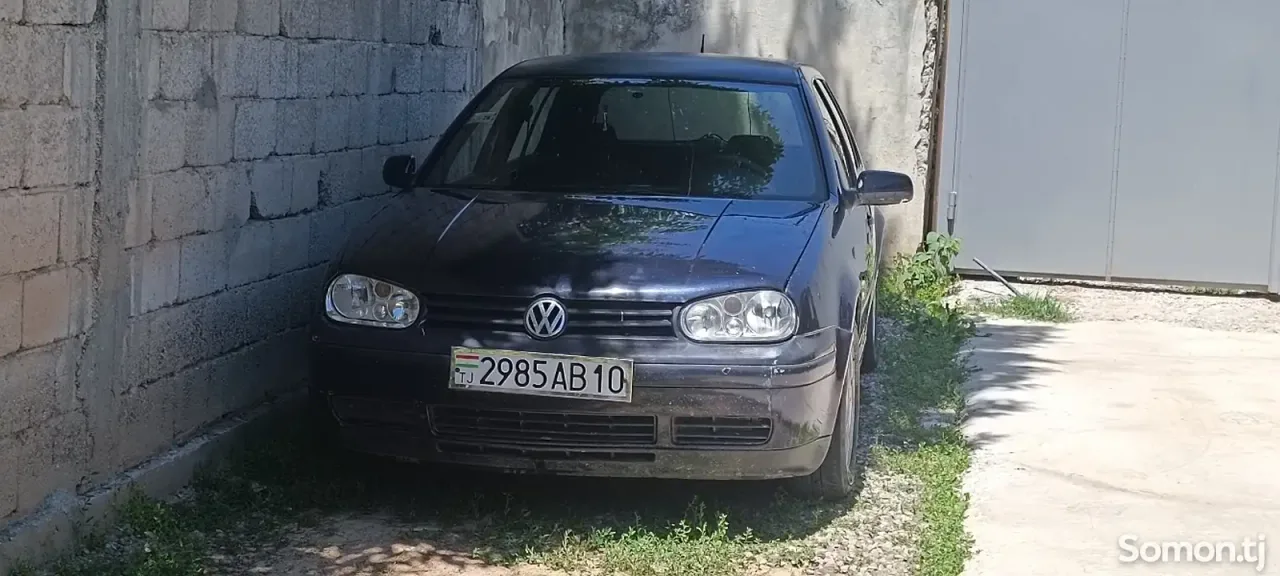 Volkswagen Golf 1998 · 1.4 MT