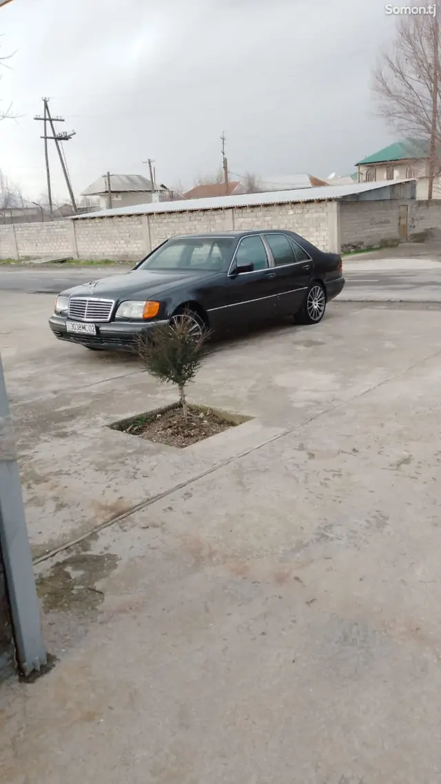 Mercedes-Benz C class 1991 · 3.2 AT