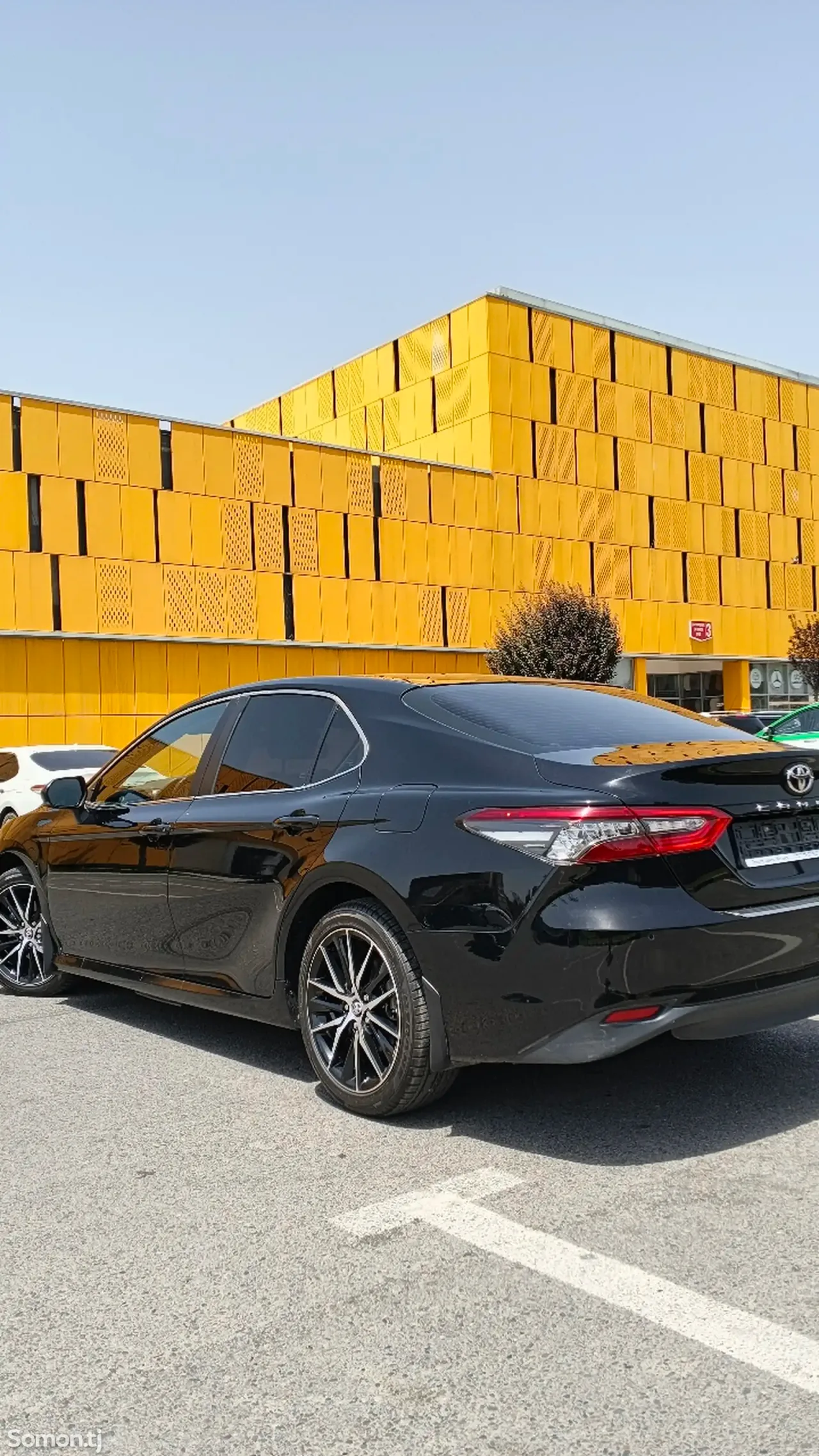 Toyota Camry 2021 · 2.5 AT