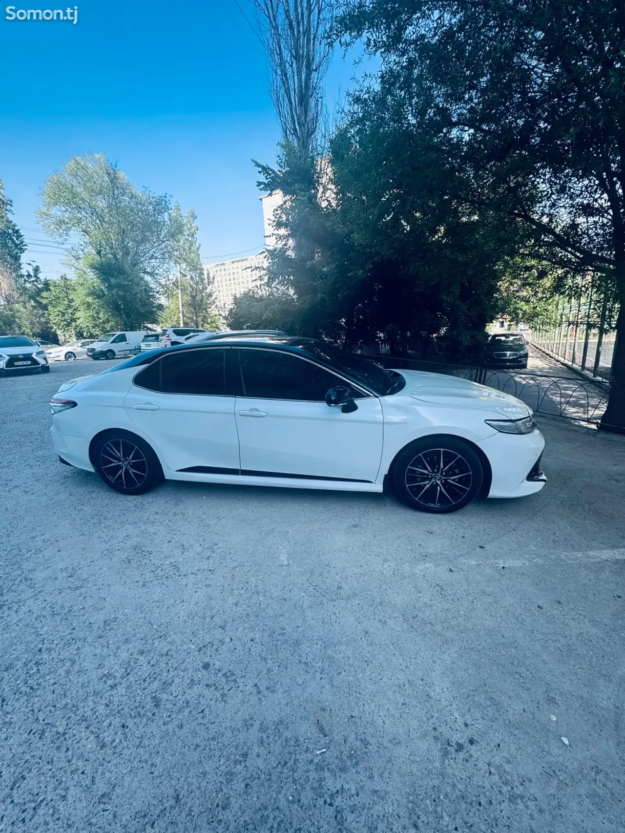 Toyota Camry 2018 · 3.5 AT