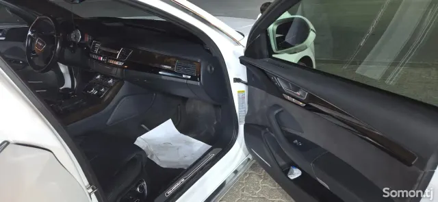 Audi A8 2015 · 3.0 AT
