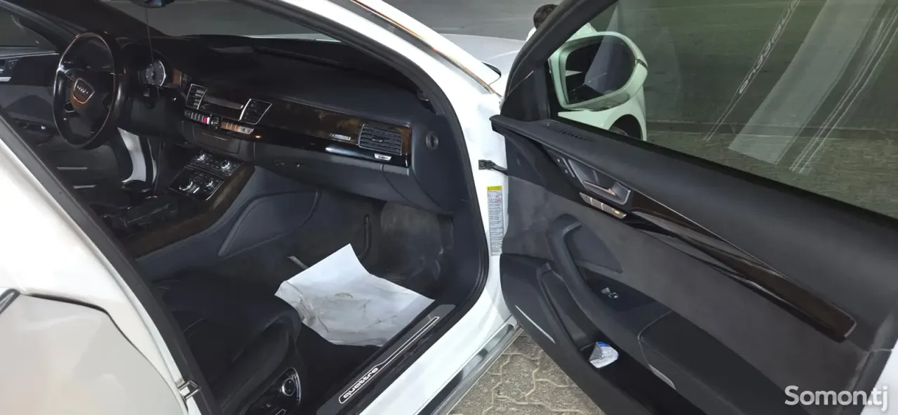 Audi A8 2015 · 3.0 AT