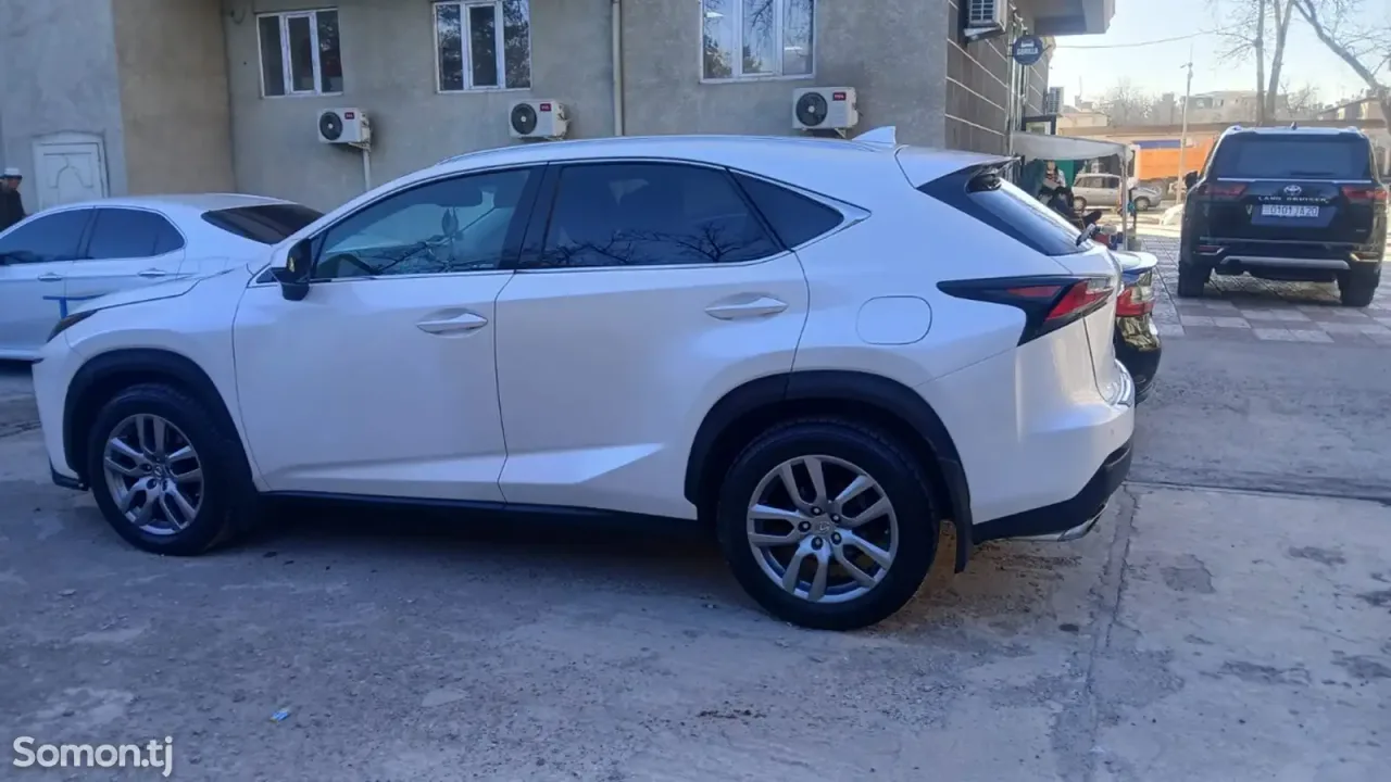 Lexus NX series 2015 · 2.0 AT