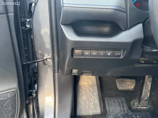 Toyota RAV 4 2021 · 2.5 AT