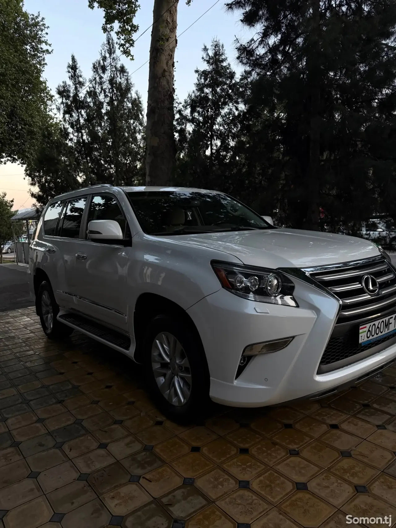 Lexus GX series 2016 · 4.6 AT