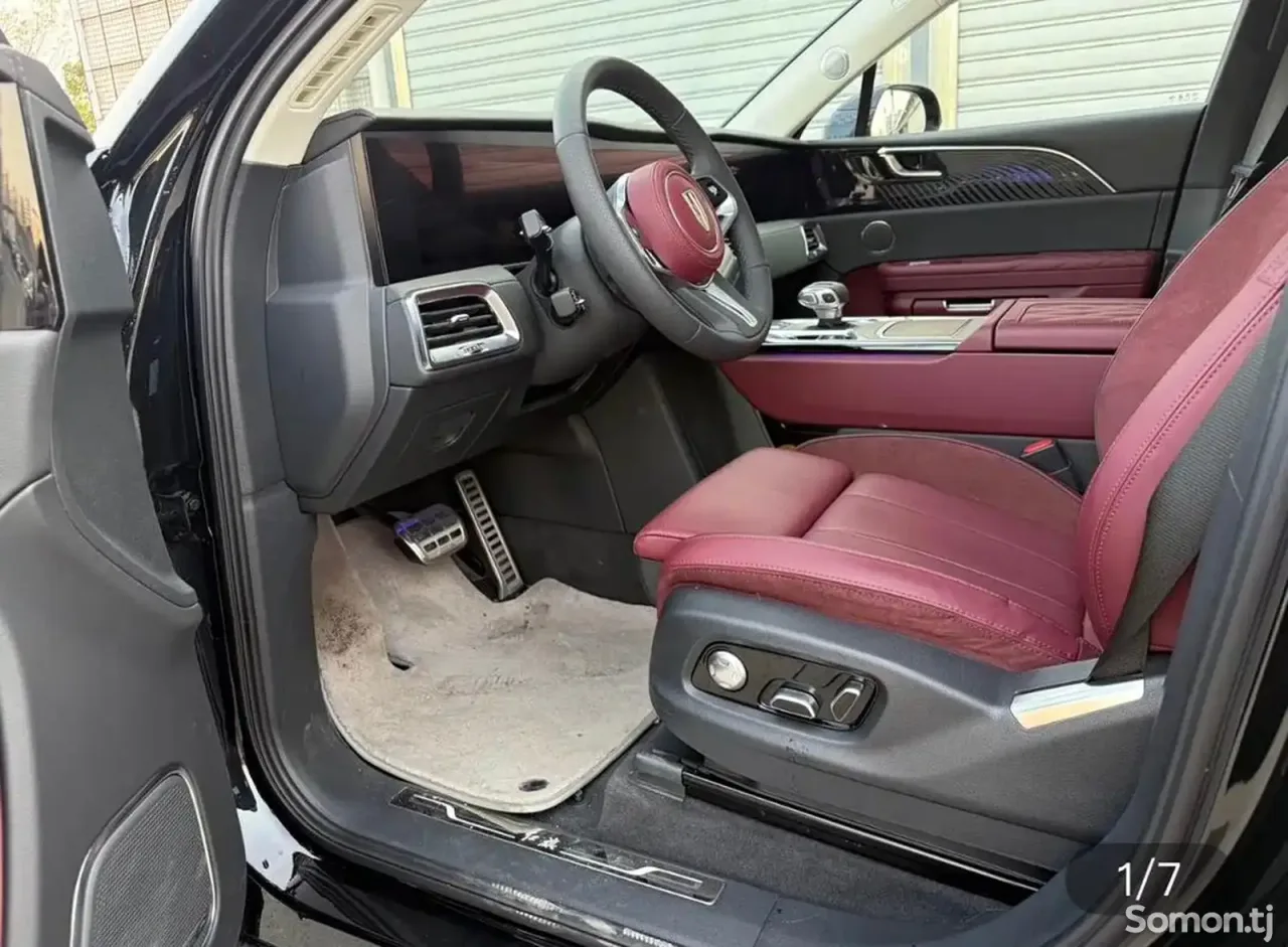 Hongqi E-HS9 2025 · AT
