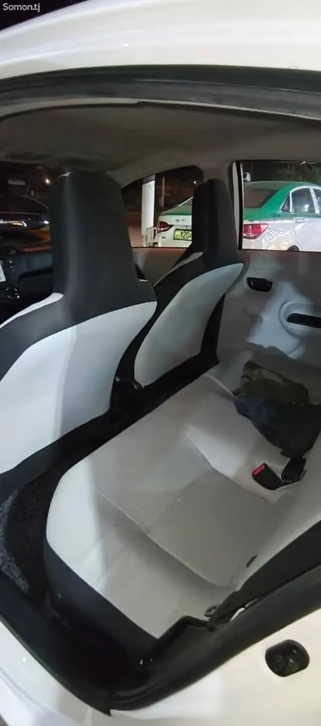 Toyota Aqua 2014 · 1.5 AT