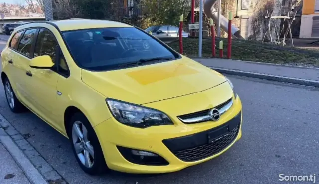 Opel Astra J 2015 · 1.4 AT