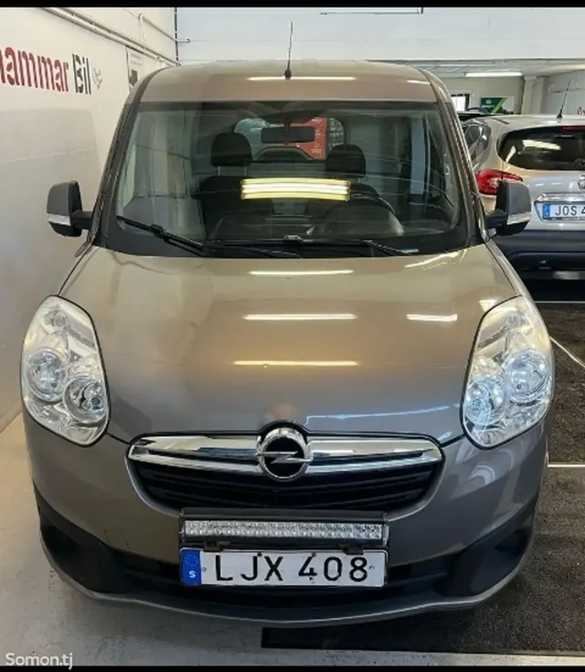 Opel Combo 2014 · 1.6 AT