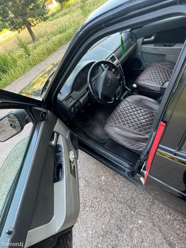 Lada (ВАЗ) Priora 2010 · 1.6 MT