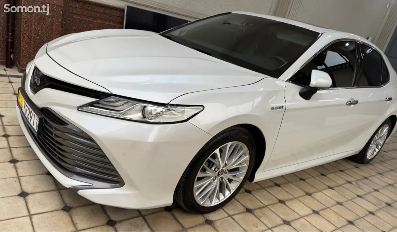 Toyota Camry 2018 · 2.5 AT