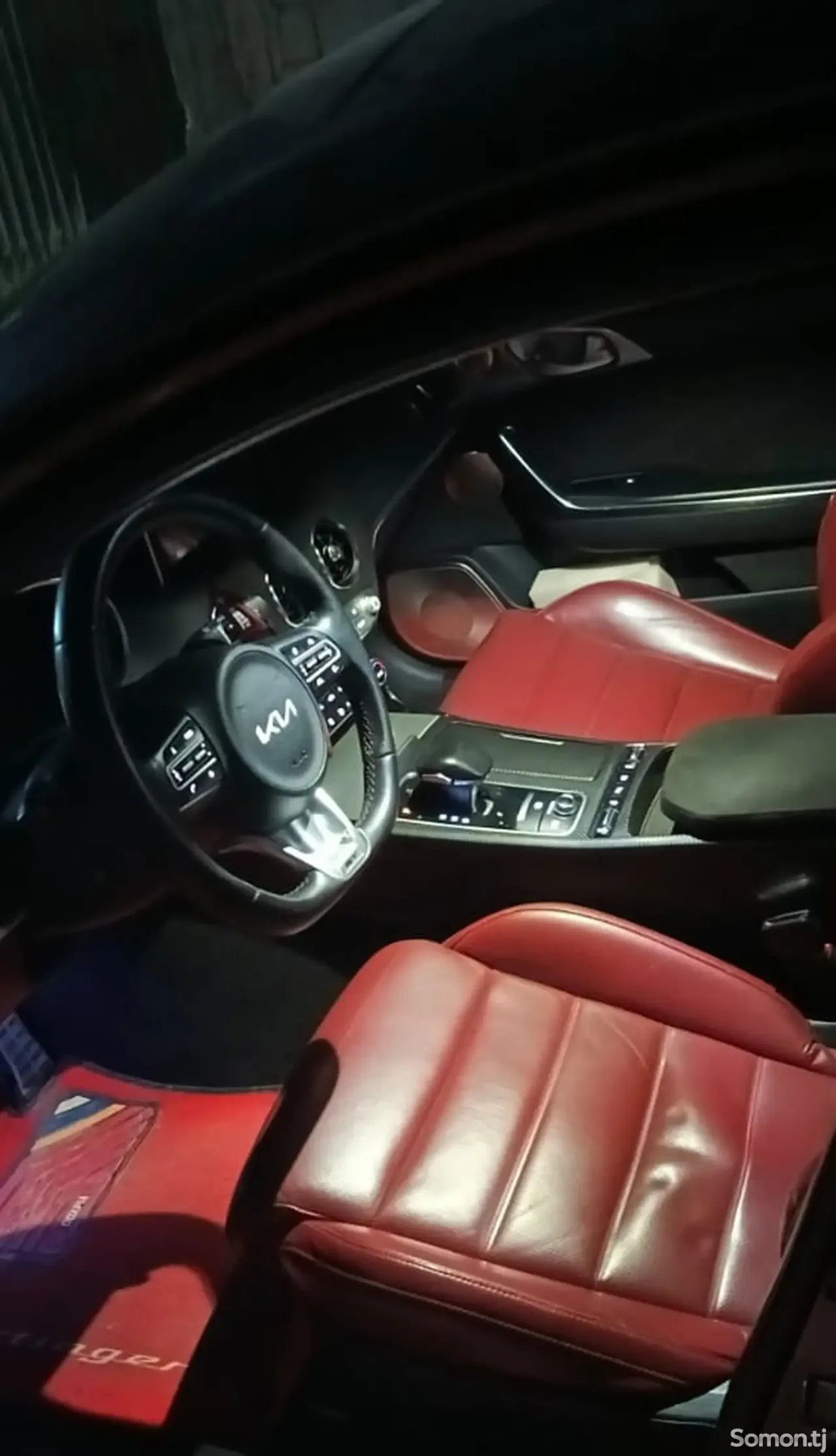 Kia Stinger 2018 · 3.3 AT